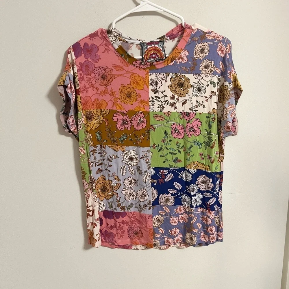 Johnny Was colorful short sleeve top size XS_4